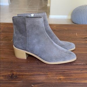 Clarks Booties 7.5
